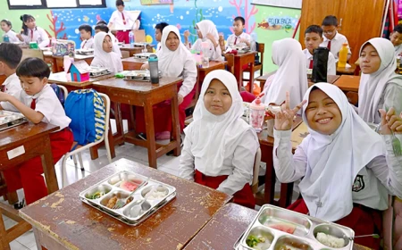Presiden Prabowo Tanggapi Kritik Program Makan Bergizi Gratis dalam Sidang Kabinet Paripurna