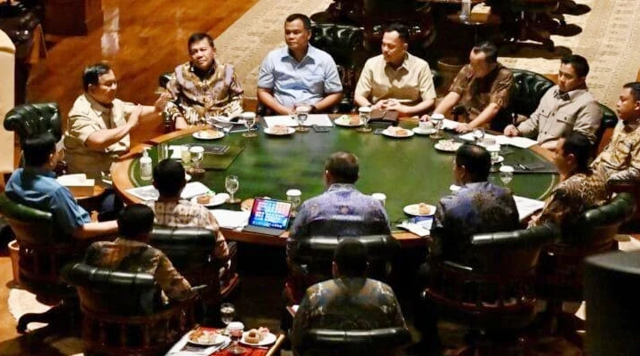 Rapat di Hambalang, Presiden Prabowo Evaluasi Penanganan Karhutla Kalimantan dan Pemulihan Pascagempa NTT