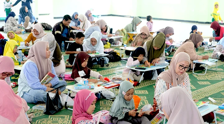 10 Tahun UNU Blitar Dimeriahkan Lomba Mewarnai oleh Para Bocah PAUD, TK dan RA