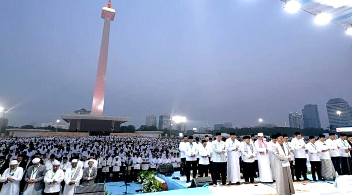 Enam Tokoh Agama , Doa Bersama 100 Ribu Rakyat di Monas Buka Rangkaian Perayaan Kemerdekaan RI