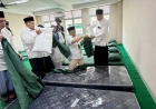 Demi Suksesnya Muktamar NU ke-35, Gus Ipul dan Gus Rozaq Tak Segan Ikut Rapikan Tempat Tidur Para Peserta