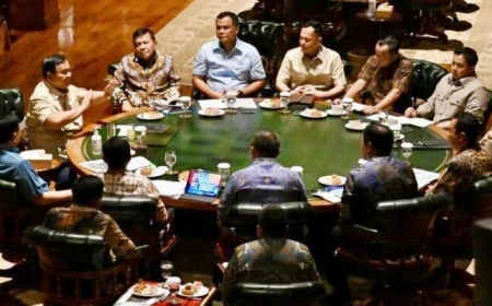 Rapat di Hambalang, Presiden Prabowo Evaluasi Penanganan Karhutla Kalimantan dan Pemulihan Pascagempa NTT