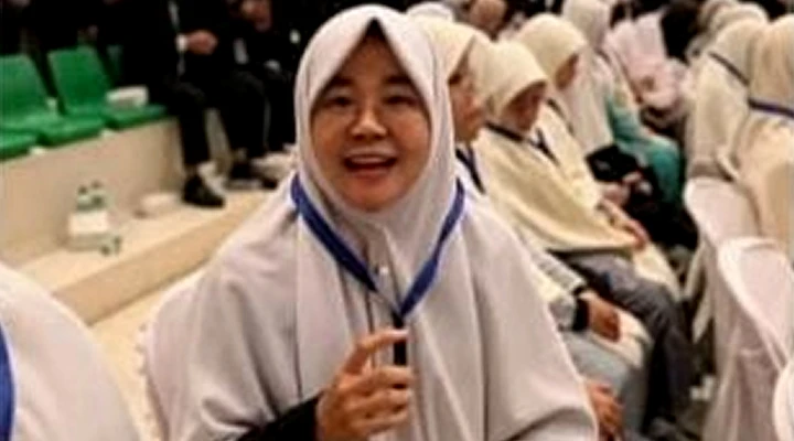 Santri Wanita Asal China Berikan Sambutan dalam Bahasa Mandarin di HUT ke-100 Pondok Gontor 