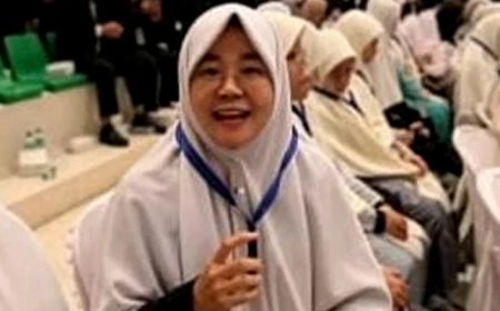 Santri Wanita Asal China Berikan Sambutan dalam Bahasa Mandarin di HUT ke-100 Pondok Gontor 