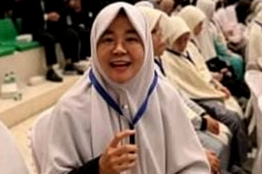 Santri Wanita Asal China Berikan Sambutan dalam Bahasa Mandarin di HUT ke-100 Pondok Gontor 