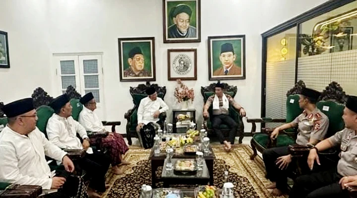 Di Pesantren Keluarga  Gus Dur, Kapolri Belajar Makna Persatuan yang Sebenarnya