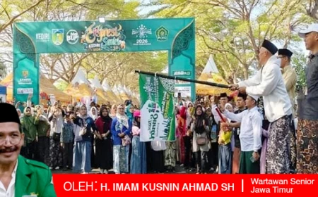 Hari Santri Nasional, Puluhan Ribu Massa Bersarung Tumpleg Bleg di Simpang Lima Gumul Kediri, Mengapa? 